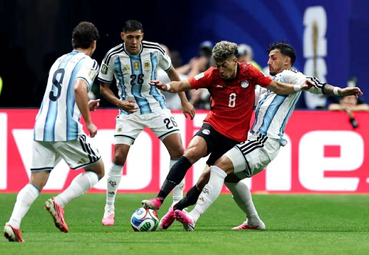 إمام عاشور يطالب بالتبديل في مباراة مصر والأرجنتين ضمن كأس العالم 2026