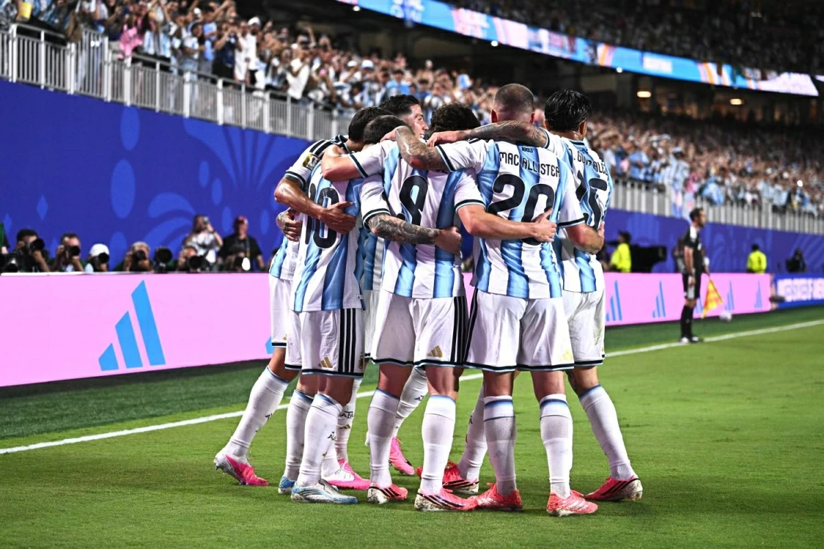 القنوات الناقلة لمباراة الأرجنتين ضد الرأس الأخضر في كأس العالم 2026 وتردداتها