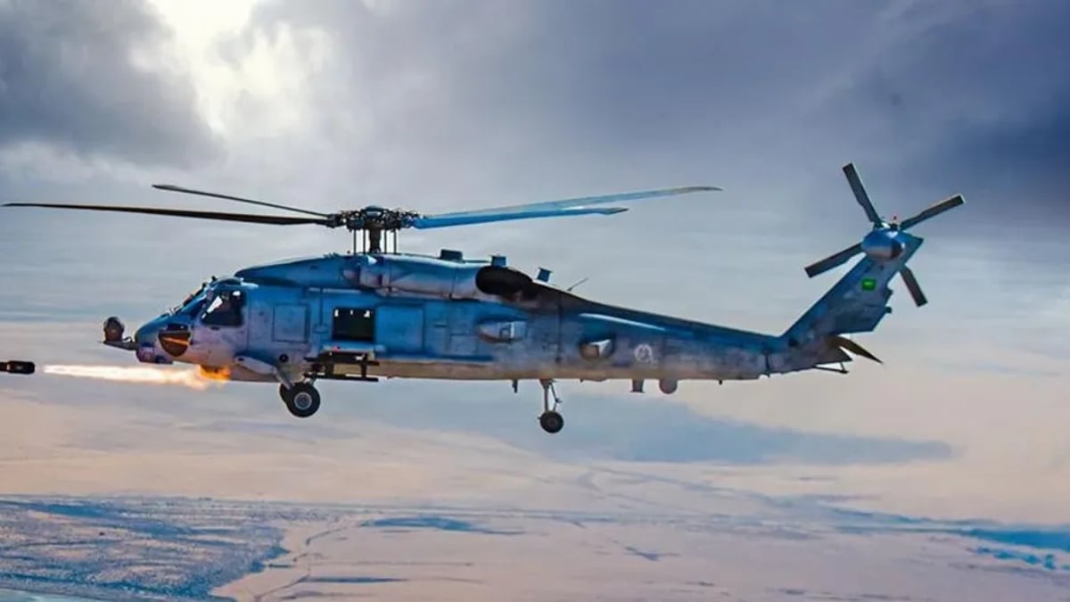 القوات البحرية السعودية تحقق أكثر من عشرة آلاف ساعة طيران بواسطة مروحيات MH-60R سي هوك في إنجاز نوعي ومرموق