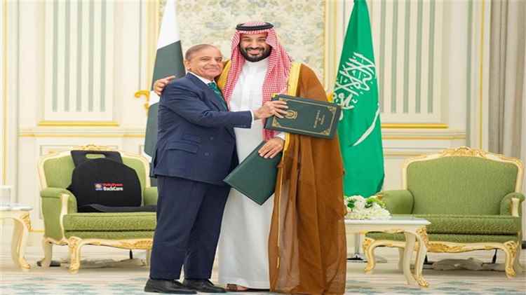 المشهد اليمني رويترز هجمات الحوثيين الأخيرة على السعودية تضع باكستان على خط المواجهة مع إيران في مواجهة تصعيد الأزمات الإقليمية