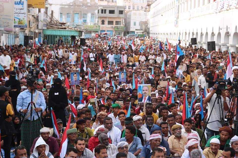 المنحل يعاود تصعيد هجومه على السعودية ويدعو إلى تنظيم تظاهرات واسعة في عدن وحضرموت في السابع من يوليو
