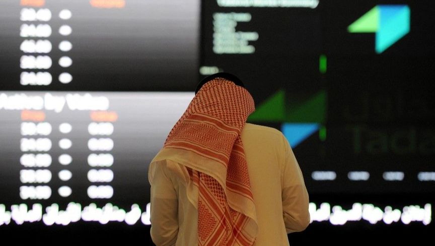بورصة السعودية تتراجع في بداية التداول وسط ترقب واسع للتطورات الاقتصادية والأمنية في المنطقة
