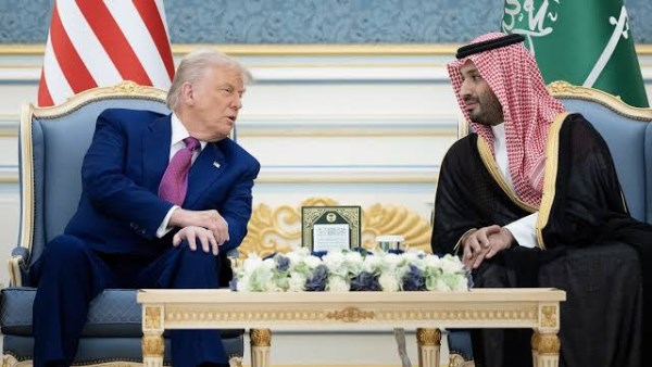 ترامب ولي عهد السعودية يبحثان تطورات الأوضاع في إيران وتداعياتها على المنطقة