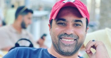 جمال حمزة يتابع مباراة مصر والأرجنتين في كأس العالم من داخل الحضانة