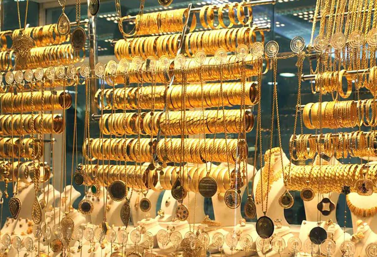 الذهب في مصر يسجل ارتفاعاً طفيفاً بدفع من البورصات العالمية
صعود طفيف لأسعار الذهب بمصر تماشياً مع المكاسب العالمية
الأسعار العالمية تدفع الذهب في مصر نحو ارتفاع طفيف