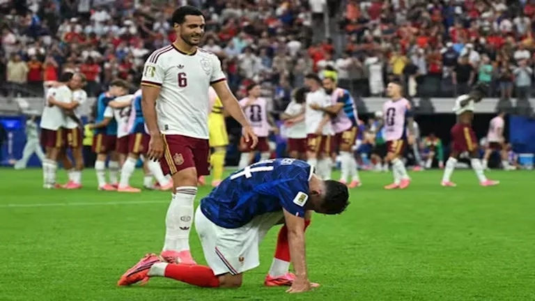 صحف الفرنسية تنتقد أداء الديوك بعد خروجه من تصفيات كأس العالم 2026