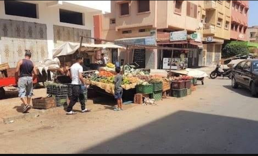 فوضى عارمة تجتاح الملك العمومي بمدينة سلا تثير غضب المواطنين وتضع المسؤولين في موقف محرج