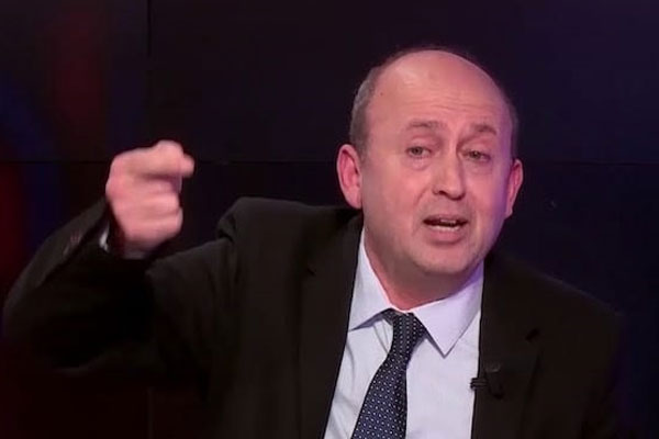 مباراة الأسود والديوك تكتب فصولا مثيرة في تاريخ كرة القدم العالمية على مدار الاحد عشر عاما