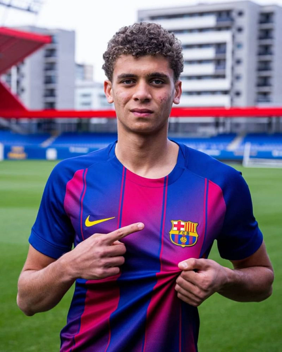 مباراة الأهلي وبرشلونة تفاصيل الموعد النهائي والقنوات الناقلة في تغطية شاملة