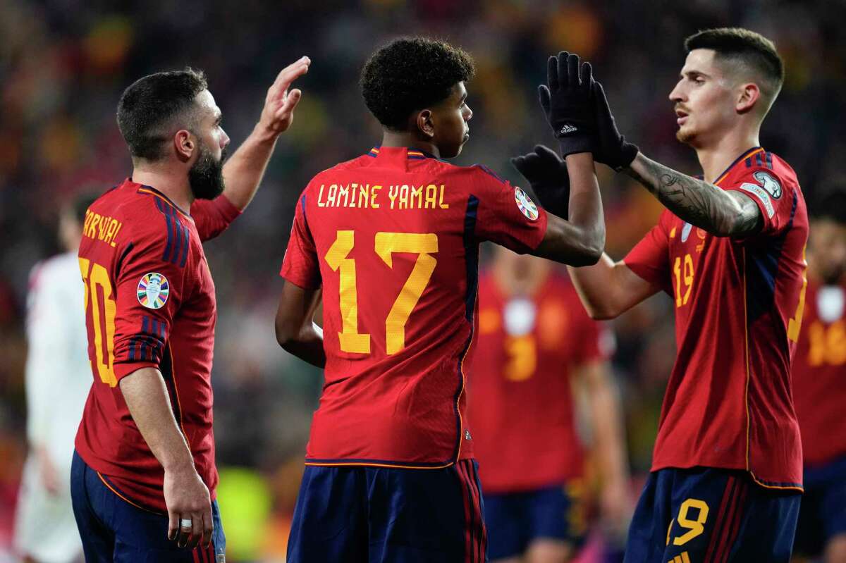 موعد مباراة النهائي بين إسبانيا والأرجنتين في كأس العالم 2023