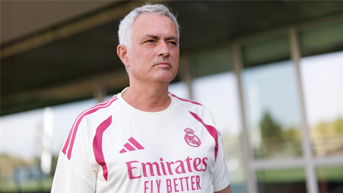 موعد وتردد القناة الناقلة لمباراة ريال مدريد ضد الكوركون الودية اليوم