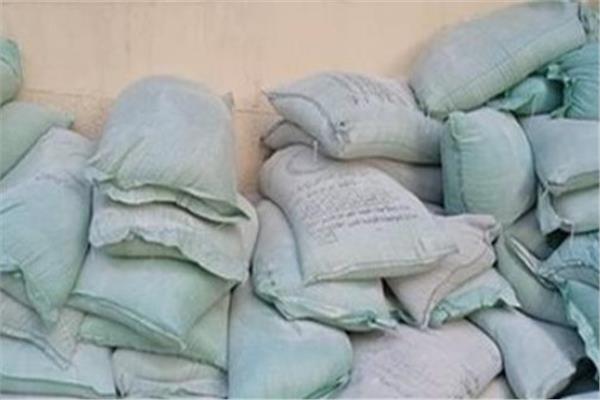 وزارة الداخلية تشن ضربة موجعة ضد المحتكرين وتضبط 11 طن دقيق خلال 24 ساعة لضبط الأسواق