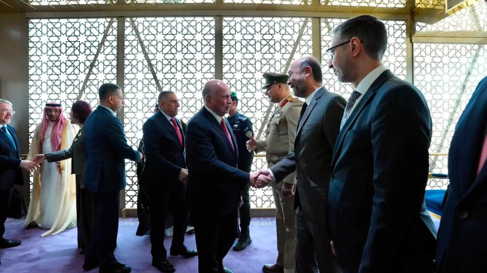 وفد دبلوماسي وأمني عراقي يزور السعودية لتعزيز التعاون وتطوير العلاقات الثنائية بين البلدين