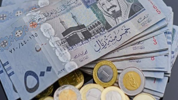 تراجع جديد في سعر الريال السعودي بتعاملات البنوك اليوم