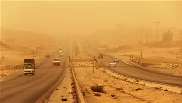 أمطار خفيفة ورياح مثيرة للأتربة تسيطر على حالة الطقس غداً الخميس