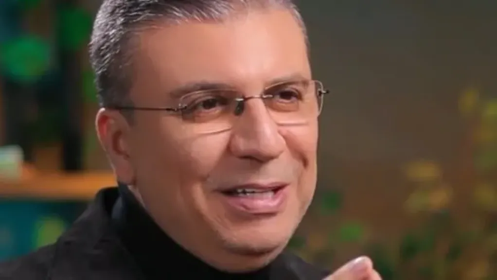 عمرو الليثي يستعرض 3 قصص إنسانية استثنائية في «واحد من الناس»