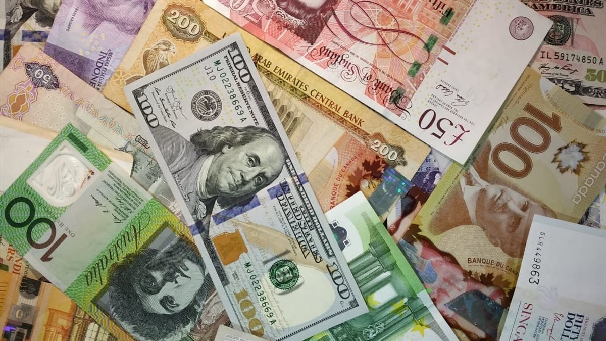 أسعار العملات اليوم الثلاثاء 18 أغسطس 2026 والدولار يسجل 50.26 جنيه للبيع