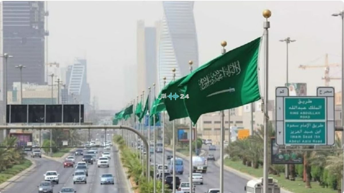 أمطار رعدية ورياح نشطة تضرب عدة مناطق بالمملكة الخميس
