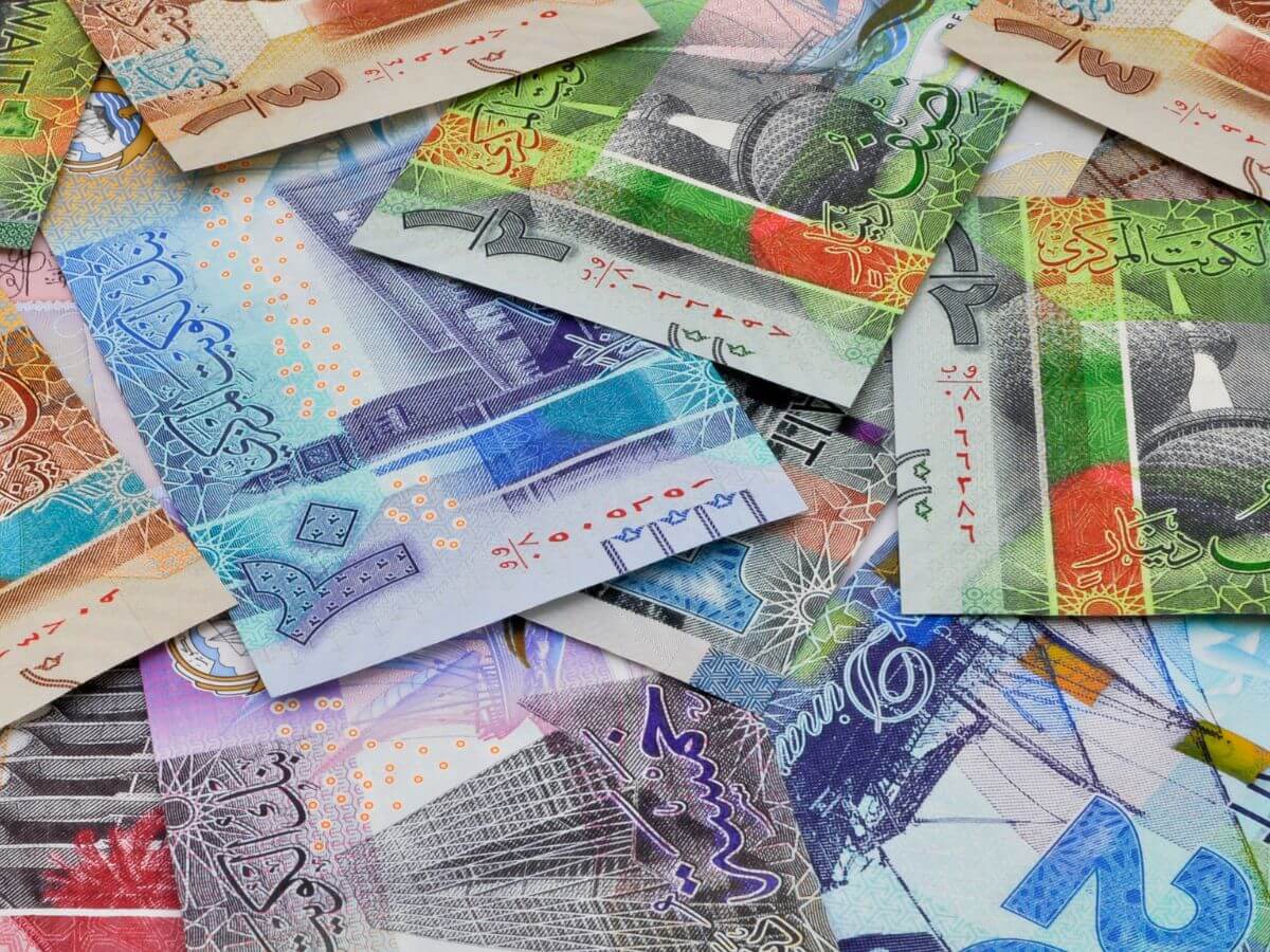 سعر الدينار الكويتي مقابل الجنيه المصري في ختام تعاملات الأحد 2 أغسطس 2026