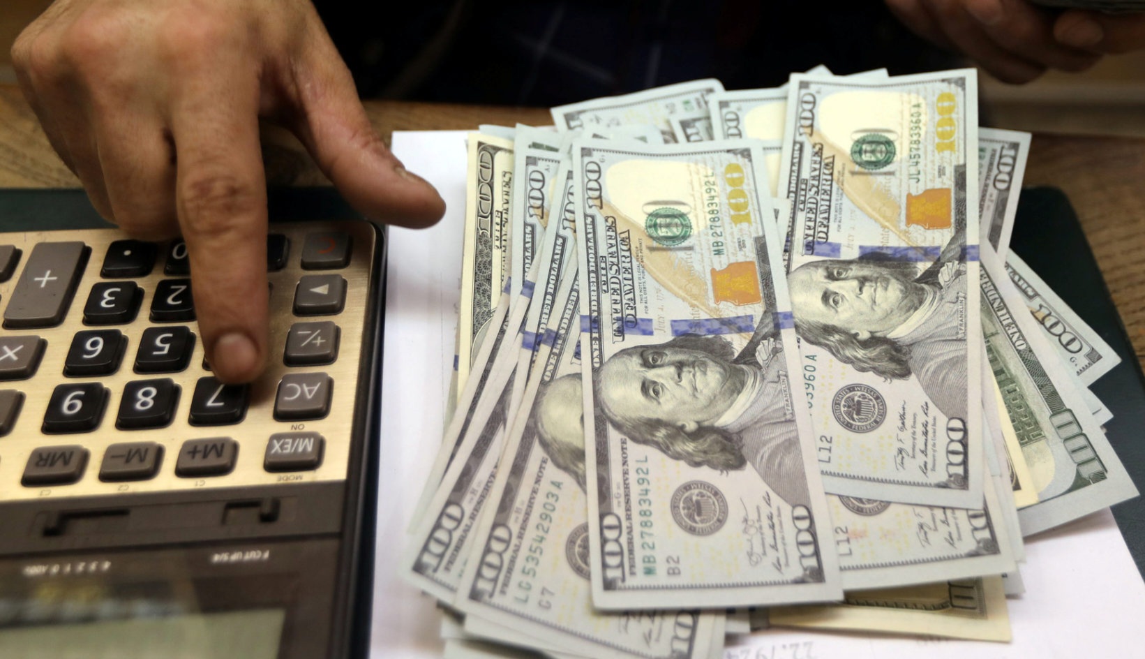 أسعار العملات الأجنبية مقابل الجنيه السوداني في تعاملات اليوم