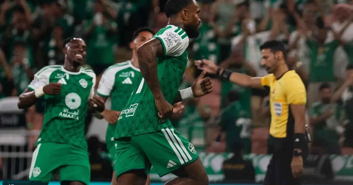 تشكيل الأهلي بصبغة هجومية لمواجهة الخلود في دوري روشن