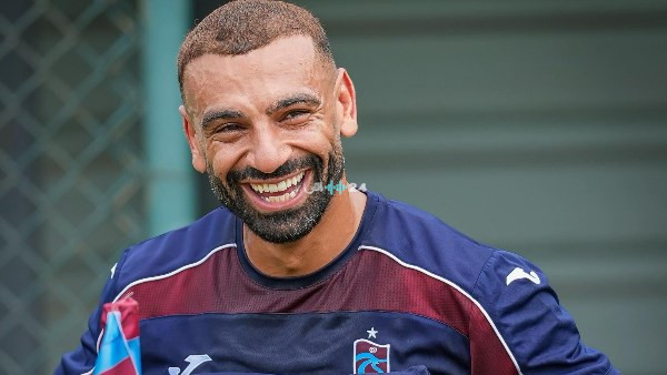 حقيقة حصول المقاولون العرب على مقابل مادي بعد انضمام محمد صلاح إلى طرابزون