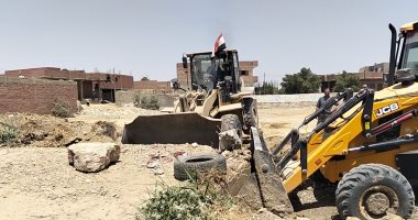 ضربة موجعة لمافيا المياه بالفيوم وإزالة خزان أرضي لتجميع مياه الشرب وإعادة بيعها بقرية فانوس