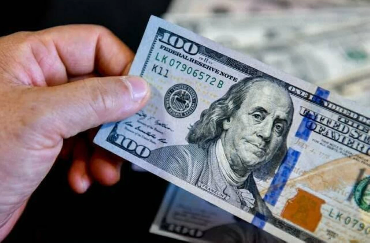 سعر الدولار في مصر الخميس 30 سبتمبر يتجاوز 52 جنيها في البنوك وسط تقلبات السوق
