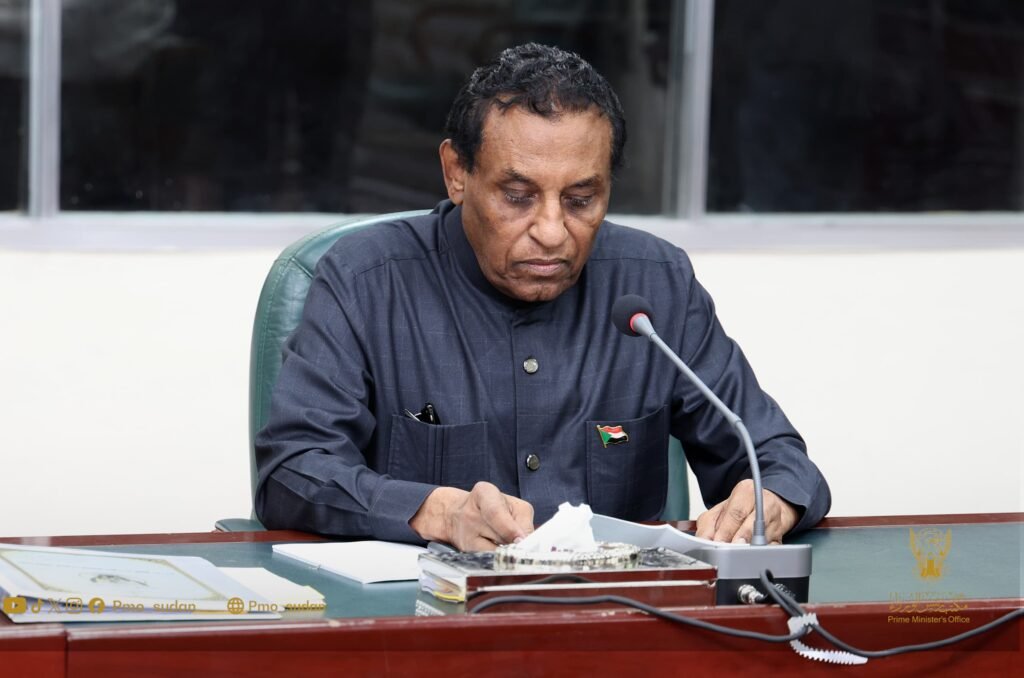 مجلس الوزراء السوداني يتخذ إجراءات جديدة لضبط سعر الصرف وتنظيم سوق الذهب والسيارات والوقود