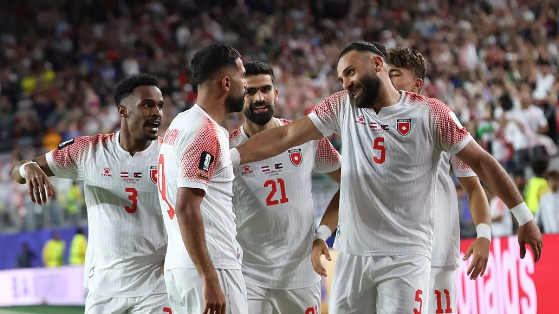 القنوات الناقلة لمباراة الأردن وسوريا اليوم والبث المباشر