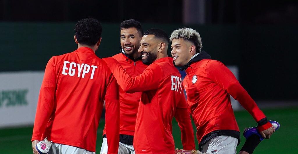 أزمة جديدة بين محمد صلاح وحسام حسن تتجه نحو التصعيد واحتواء أمين عام اتحاد الكرة أحمد أبو ريدة يضع خطة لإيجاد حل سريع