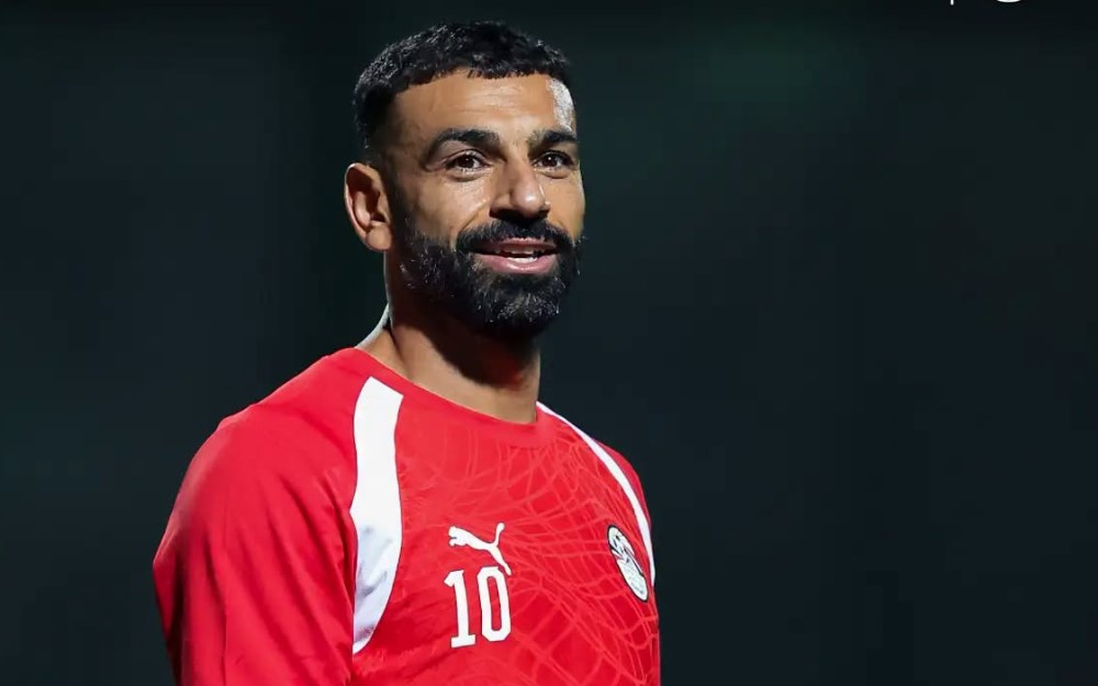 حازم إمام يكشف أن محمد صلاح غادر معسكر المنتخب بتوافق تام مع المدرب