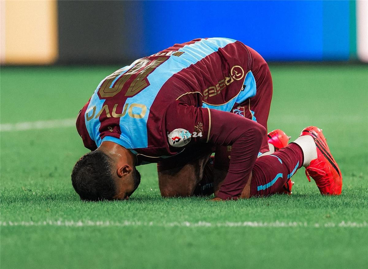 محمد صلاح يخطف الأنظار في تركيا ويطارد أوسيمين في مفاجأة كشفتها ماركا