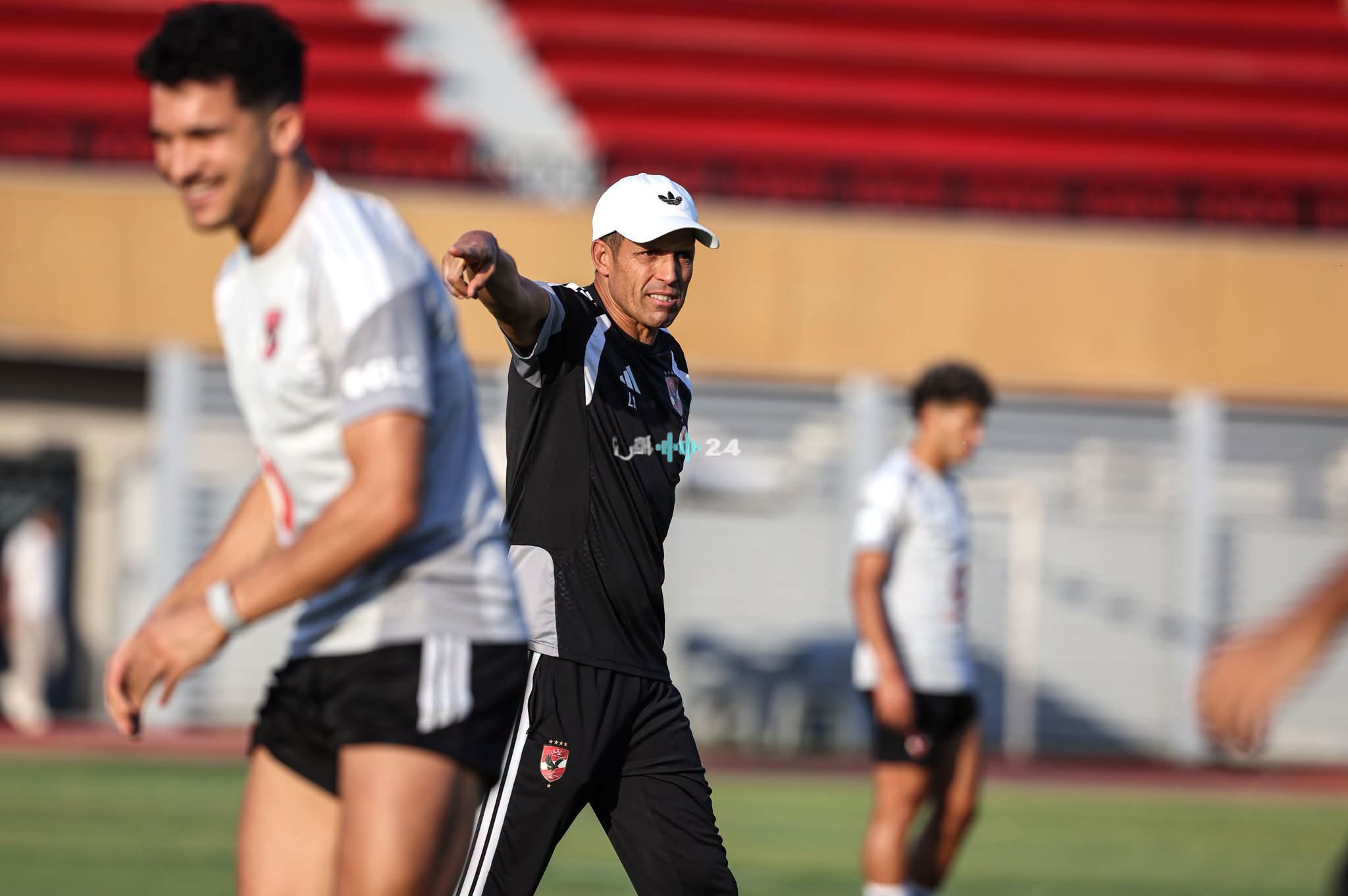 مصيره.. ماذا حدث خلال أول لقاء بين الخطيب والحسين عموتة بعد الجلسة العاجلة؟