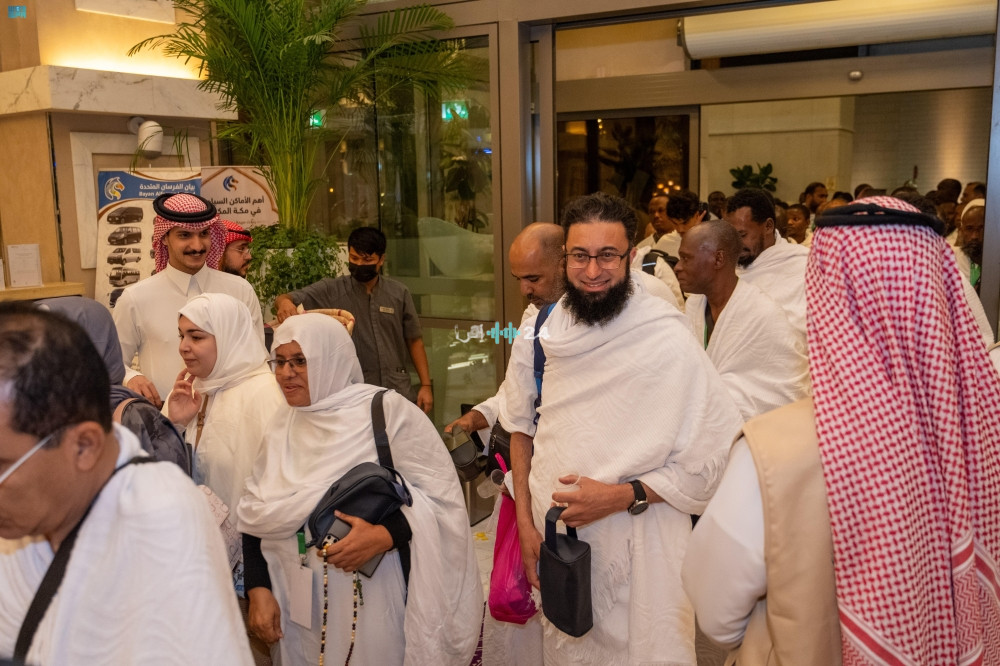 مكة المكرمة تستقبل الدفعة الثالثة من ضيوف برنامج خادم الحرمين للعمرة في أجواء إيمانية مفعمة بالسكينة