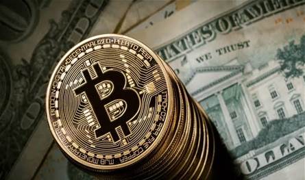 هل باتت البيتكوين ملاذاً آمناً لحماية الثروة وسط المنافسة مع الذهب والدولار