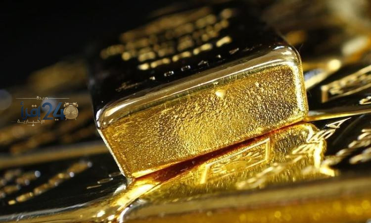الذهب يتراجع بسبب قوة الدولار وارتفاع عوائد السندات الأمريكية