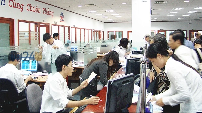 تراجع أسعار الفائدة يعيق نمو الاستثمارات في سوق الأسهم