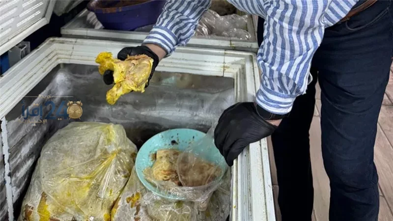 حملات تفتيش واسعة على المنشآت السياحية في قرية تونس وإعدام كميات ضخمة من الدجاج منتهي الصلاحية داخل منشأة غير مرخصة
