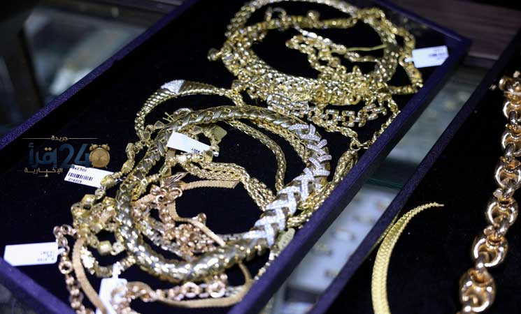تراجع أسعار الذهب تحت ضغط ارتفاع الدولار وعوائد السندات