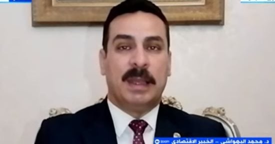 خبير اقتصادي يحذر من تراجع عبور ناقلات النفط عبر مضيق هرمز وتأثيره على ارتفاع الأسعار
