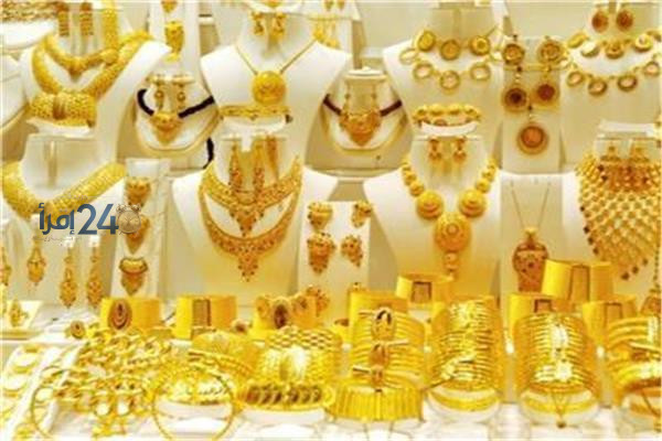 أسعار الذهب تتراجع مجددًا في بداية تعاملات الخميس بعد خسائر خلال الجلسة السابقة