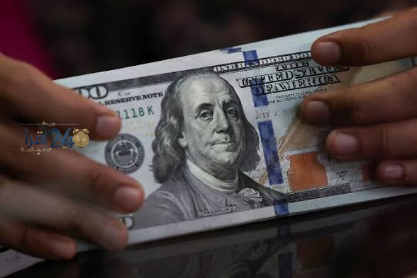 الدولار يتجاوز مستوى 53 جنيها في منتصف التعاملات