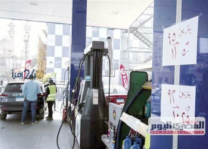 قرار أسعار السولار والبنزين في أكتوبر يثير تساؤلات حول إنقاذ الديزل الروسي للسوق المصرية من زيادات جديدة