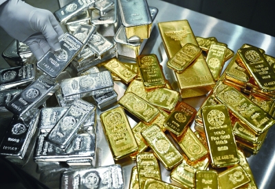 ارتفاع سعر الذهب مع تراجع النفط واستقرار الدولار قبيل اجتماع الاحتياطي الفيدرالي
