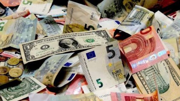 سعر الدولار مقابل الجنيه المصري يتغير وفقًا لآخر التحديثات السوقية