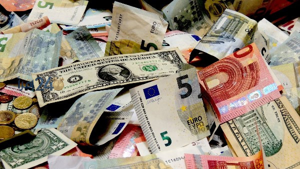 استعراض أسعار العملات اليوم في البنوك المصرية
