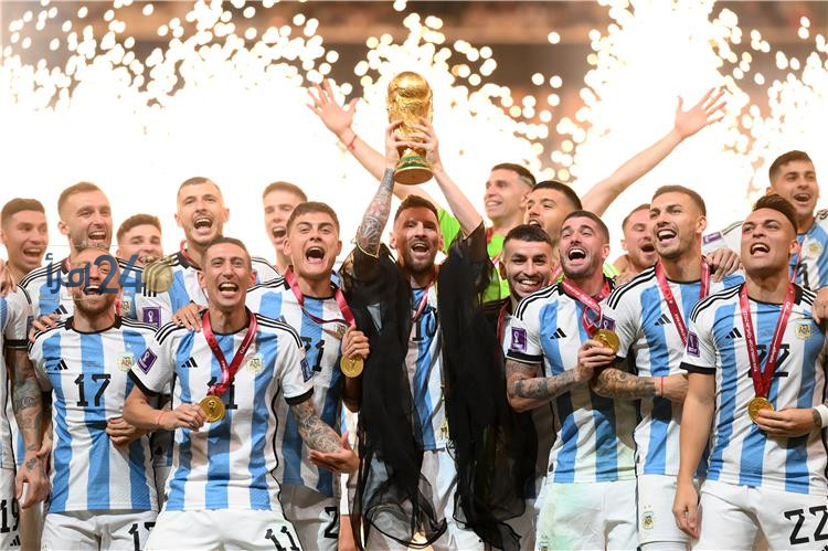 بعد رحيله عن الأرجنتين هلونغ ميسي يضع لمسة ذهبية على التاريخ الكروي ويعيد تألق بلاد الفضة في سماء المستديرة