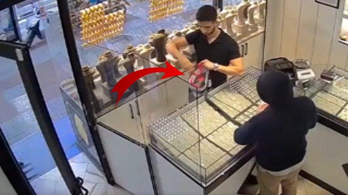 موظف محل ذهب في إسطنبول يهدد ويهرب بـ20 سوارًا مقلدًا بعد خسارته ذهب عائلته في المراهنات