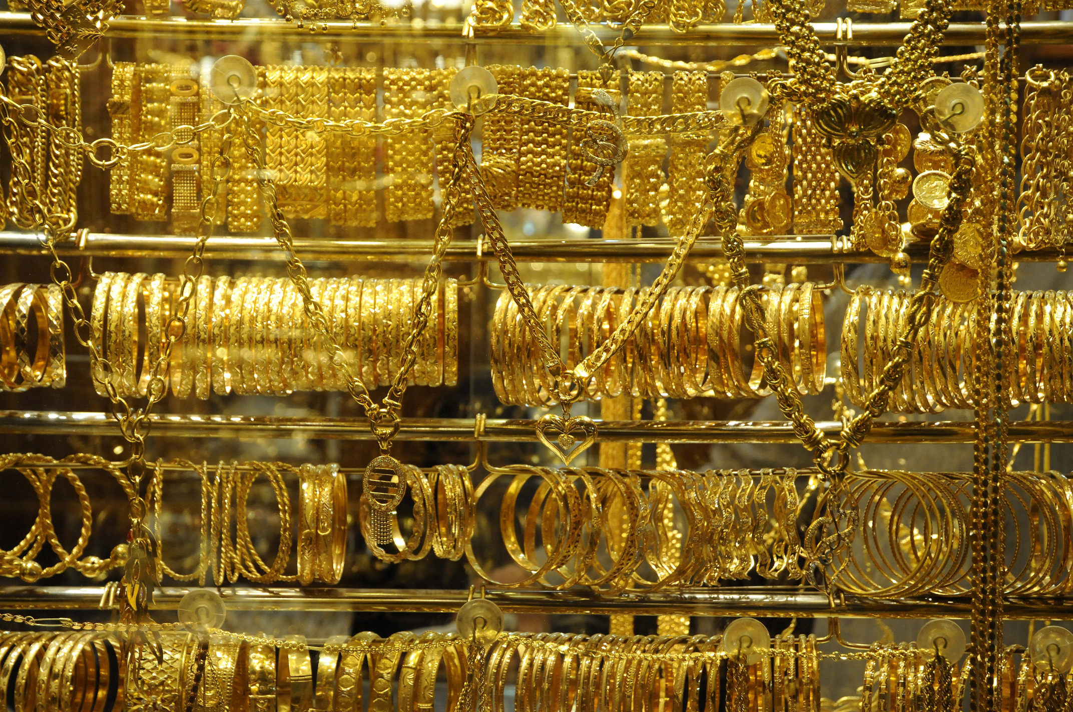 سعر الذهب اليوم في مصر يسجل عيار 18 عند 5267 جنيه